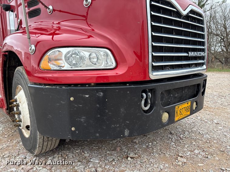 image for item FB3220 2017 Mack CXU613 semi truck