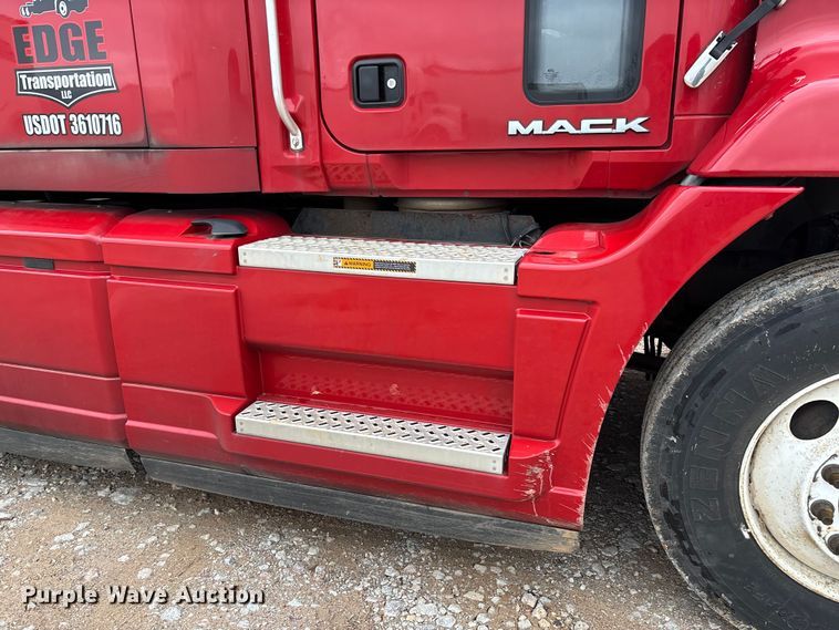 image for item FB3220 2017 Mack CXU613 semi truck