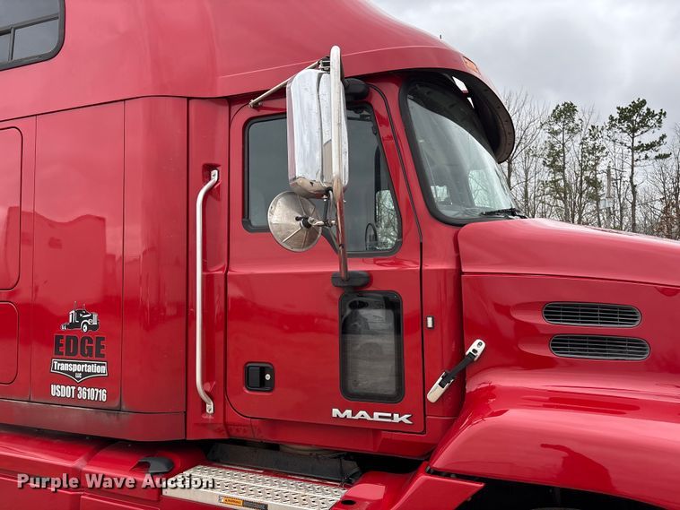 image for item FB3220 2017 Mack CXU613 semi truck