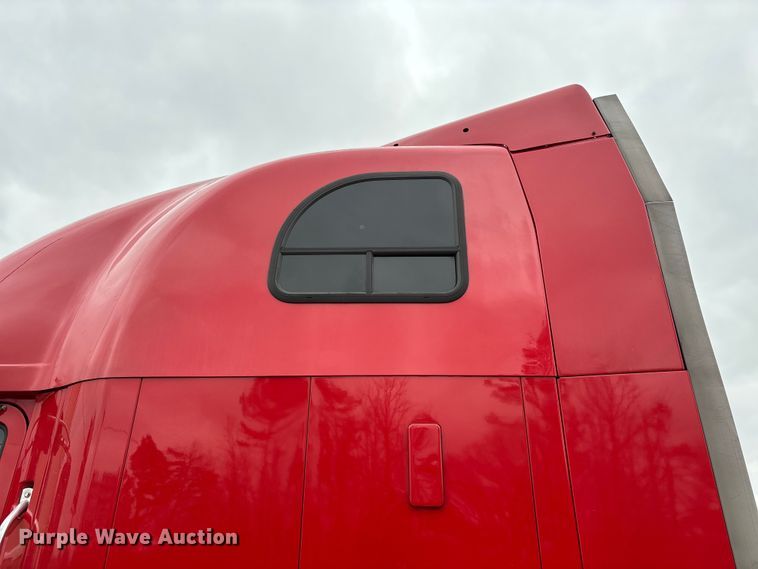 image for item FB3220 2017 Mack CXU613 semi truck