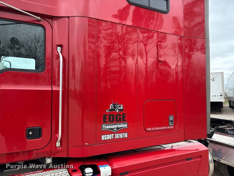 image for item FB3220 2017 Mack CXU613 semi truck