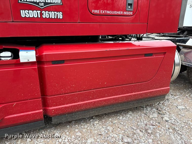 image for item FB3220 2017 Mack CXU613 semi truck