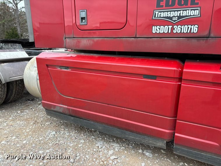 image for item FB3220 2017 Mack CXU613 semi truck