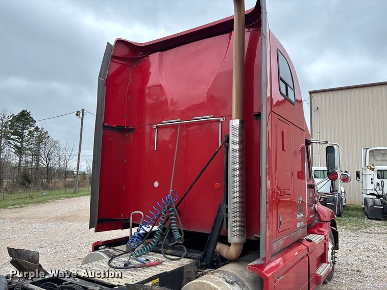 image for item FB3220 2017 Mack CXU613 semi truck