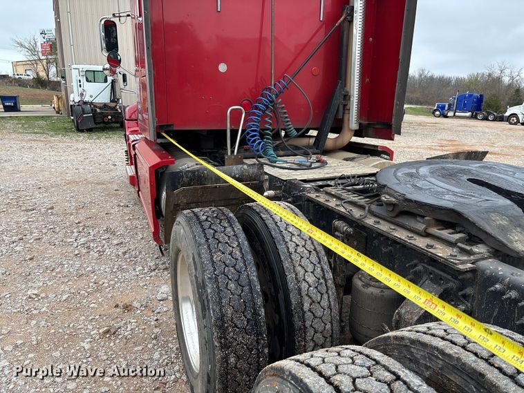 image for item FB3220 2017 Mack CXU613 semi truck