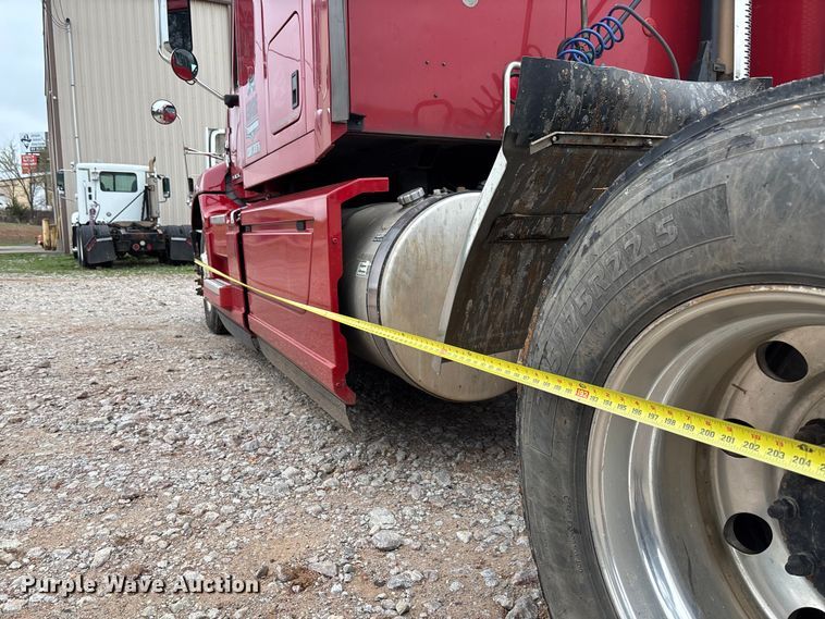 image for item FB3220 2017 Mack CXU613 semi truck