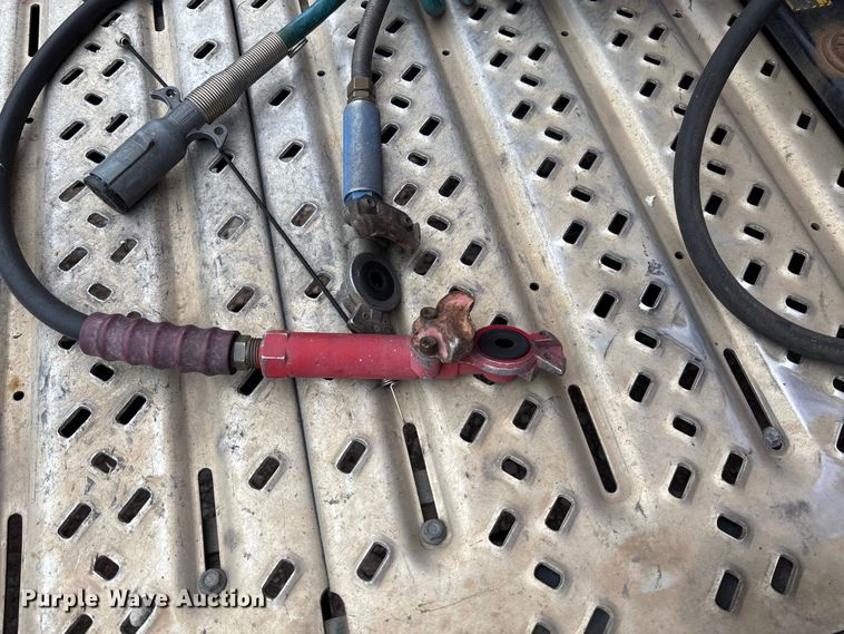 image for item FB3220 2017 Mack CXU613 semi truck