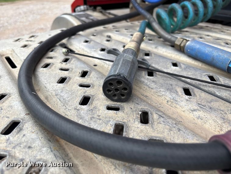 image for item FB3220 2017 Mack CXU613 semi truck