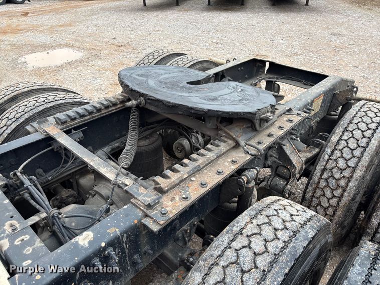 image for item FB3220 2017 Mack CXU613 semi truck