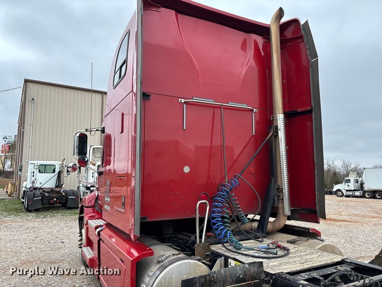 image for item FB3220 2017 Mack CXU613 semi truck