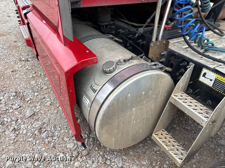 image for item FB3220 2017 Mack CXU613 semi truck