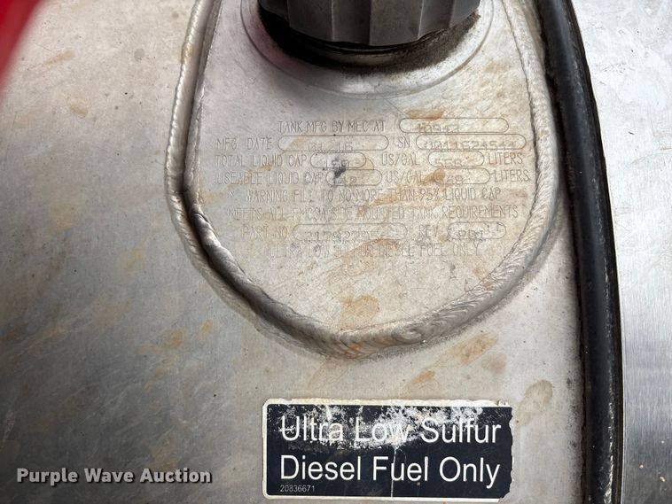 image for item FB3220 2017 Mack CXU613 semi truck