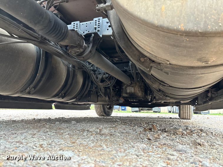 image for item FB3220 2017 Mack CXU613 semi truck