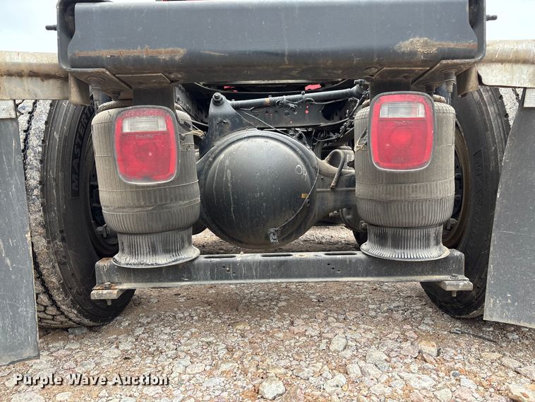 image for item FB3220 2017 Mack CXU613 semi truck