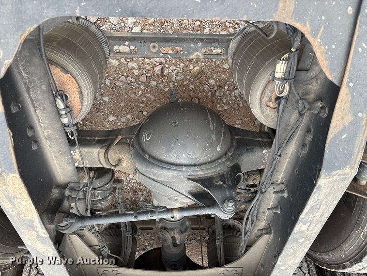 image for item FB3220 2017 Mack CXU613 semi truck