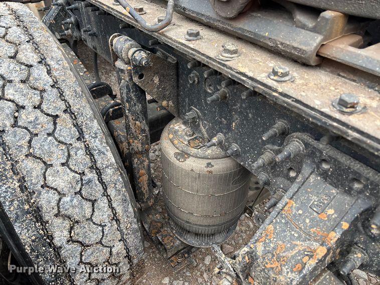 image for item FB3220 2017 Mack CXU613 semi truck