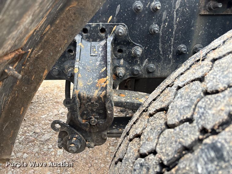 image for item FB3220 2017 Mack CXU613 semi truck