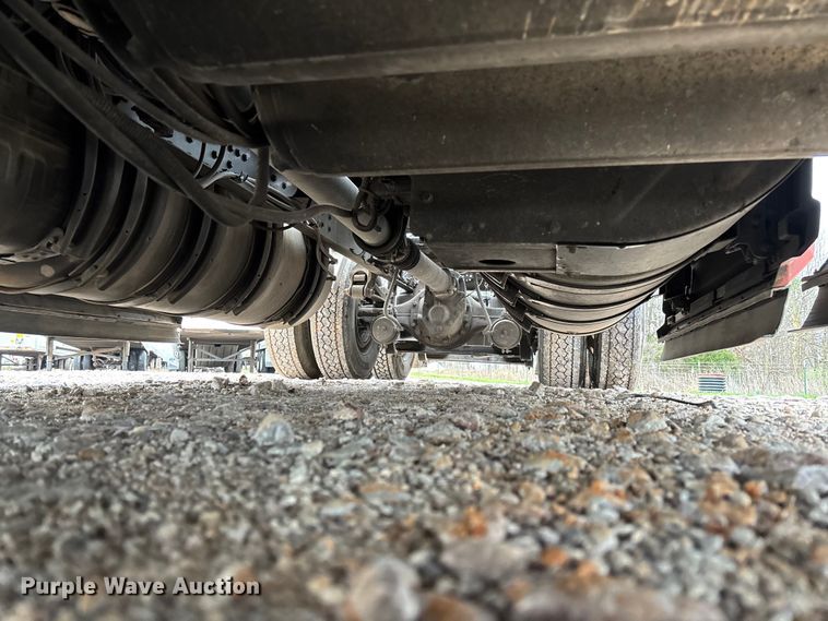 image for item FB3220 2017 Mack CXU613 semi truck