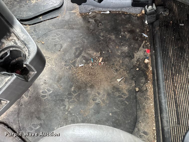 image for item FB3220 2017 Mack CXU613 semi truck