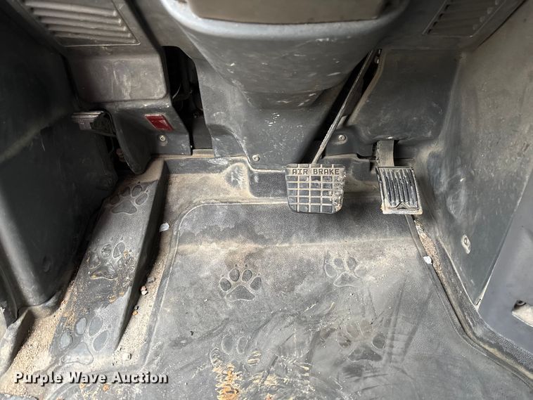 image for item FB3220 2017 Mack CXU613 semi truck