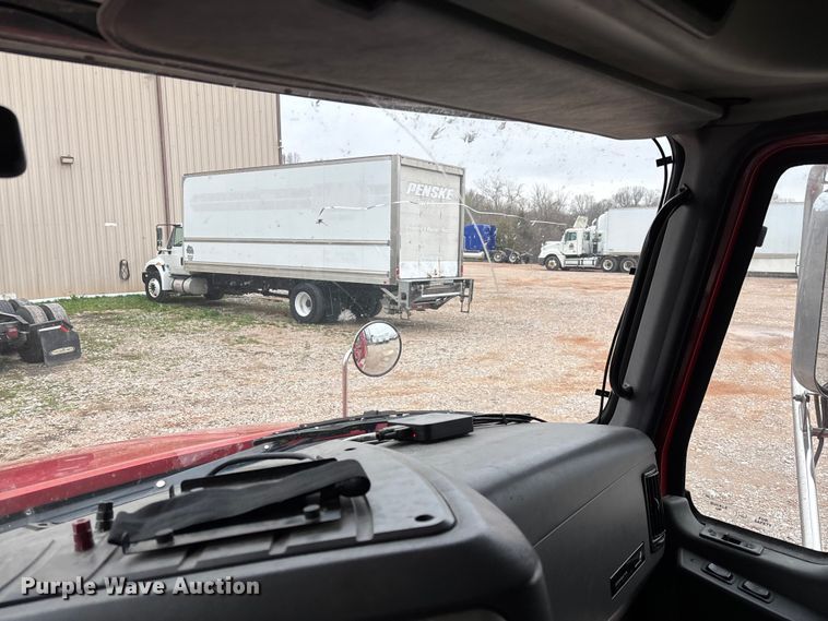 image for item FB3220 2017 Mack CXU613 semi truck