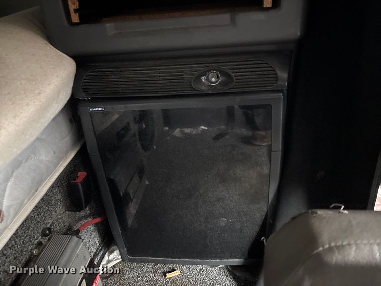 image for item FB3220 2017 Mack CXU613 semi truck