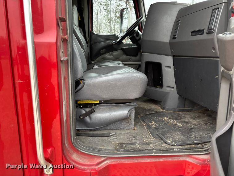 image for item FB3220 2017 Mack CXU613 semi truck