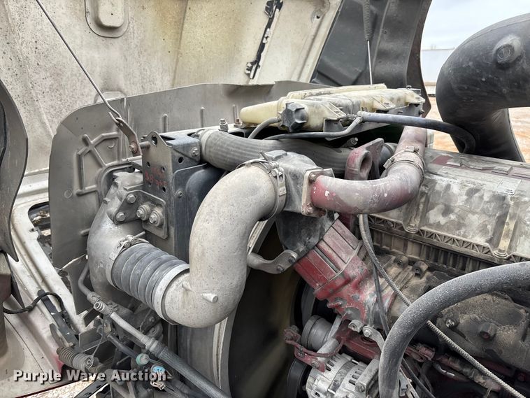 image for item FB3220 2017 Mack CXU613 semi truck