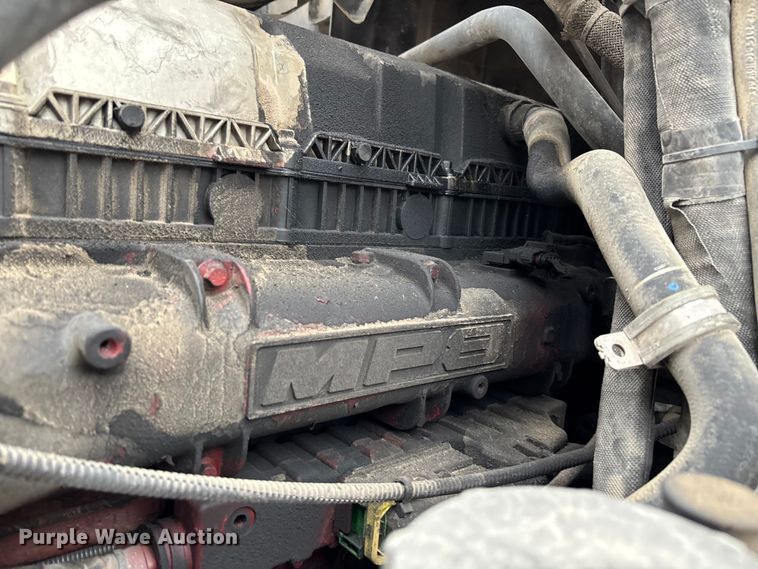 image for item FB3220 2017 Mack CXU613 semi truck