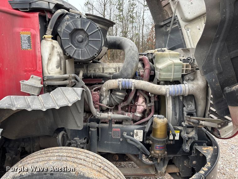 image for item FB3220 2017 Mack CXU613 semi truck