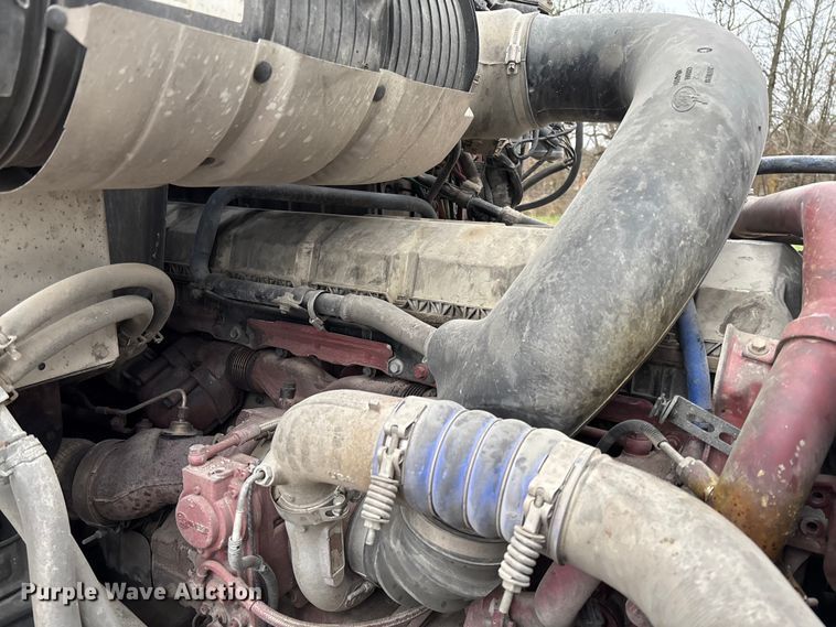 image for item FB3220 2017 Mack CXU613 semi truck