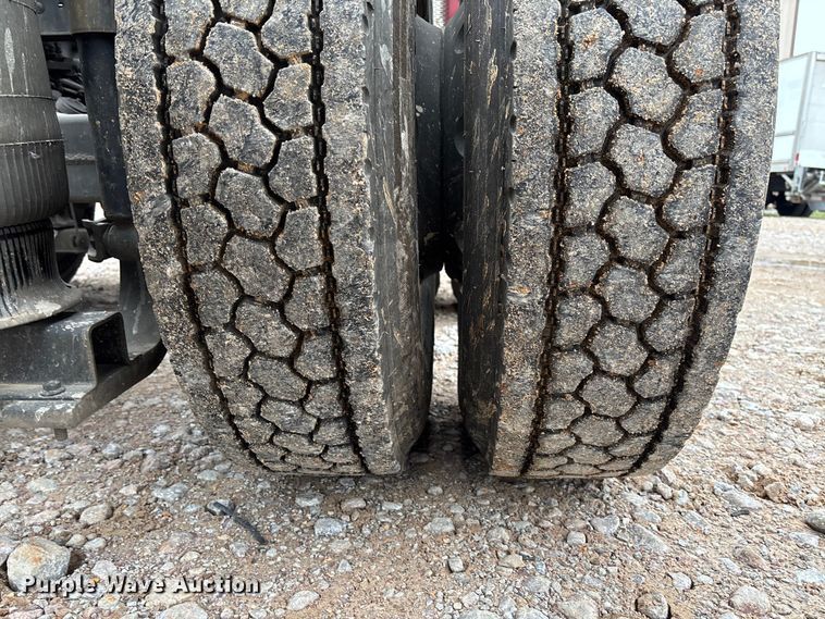 image for item FB3220 2017 Mack CXU613 semi truck