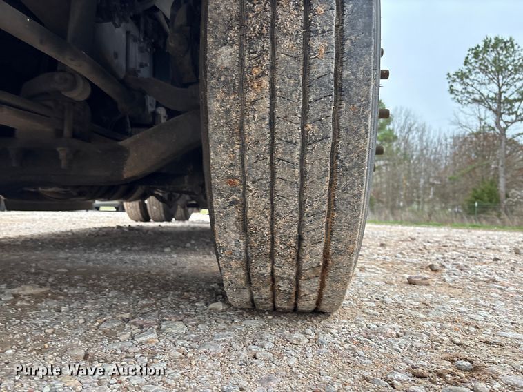 image for item FB3220 2017 Mack CXU613 semi truck