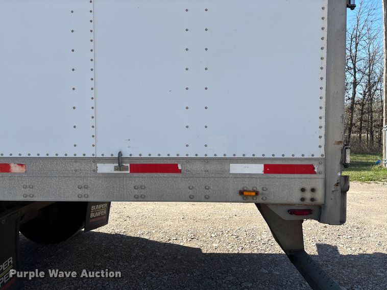 image for item FB3240 2005 Utility VS2DC dry van trailer