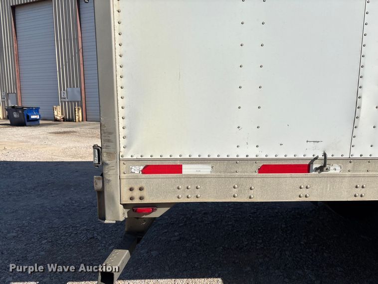 image for item FB3240 2005 Utility VS2DC dry van trailer