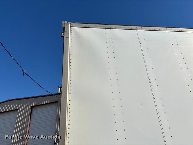 image for item FB3240 2005 Utility VS2DC dry van trailer