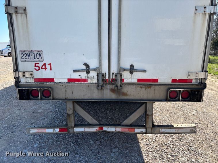 image for item FB3240 2005 Utility VS2DC dry van trailer