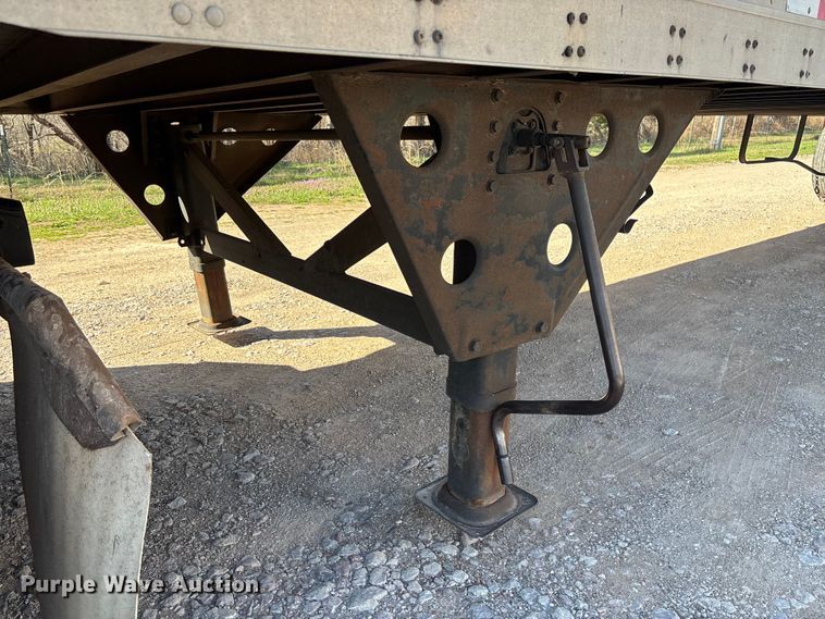 image for item FB3240 2005 Utility VS2DC dry van trailer