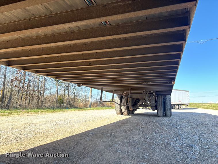 image for item FB3240 2005 Utility VS2DC dry van trailer