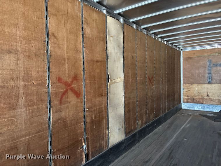 image for item FB3240 2005 Utility VS2DC dry van trailer