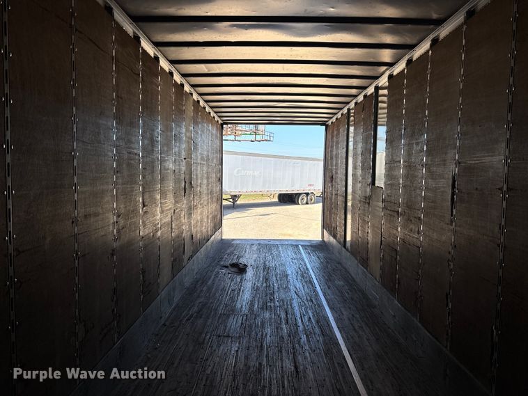 image for item FB3240 2005 Utility VS2DC dry van trailer