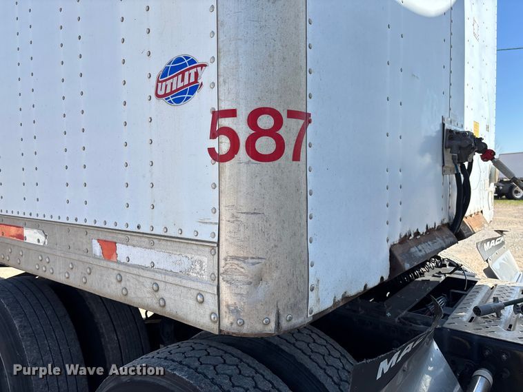 image for item FB3241 2006 Utility VS2DC dry van trailer