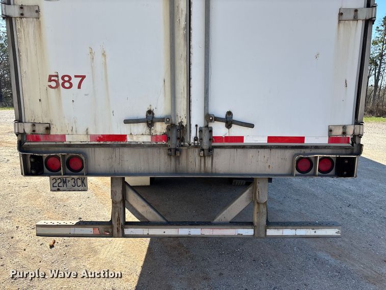 image for item FB3241 2006 Utility VS2DC dry van trailer