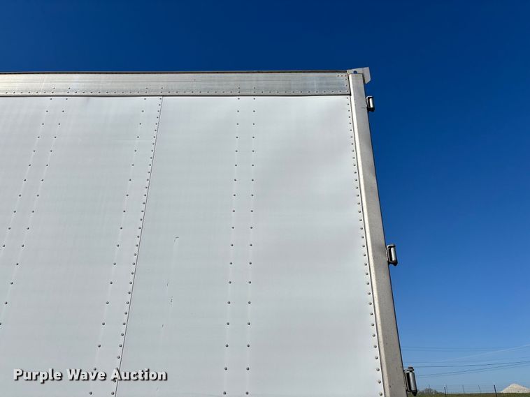 image for item FB3241 2006 Utility VS2DC dry van trailer