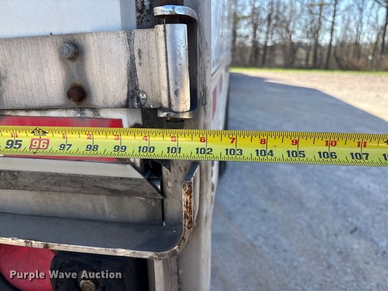 image for item FB3241 2006 Utility VS2DC dry van trailer