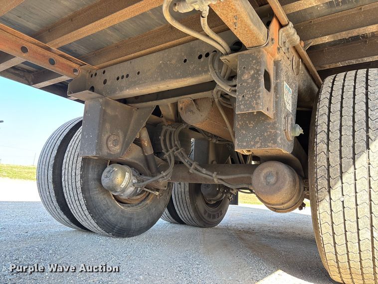 image for item FB3241 2006 Utility VS2DC dry van trailer