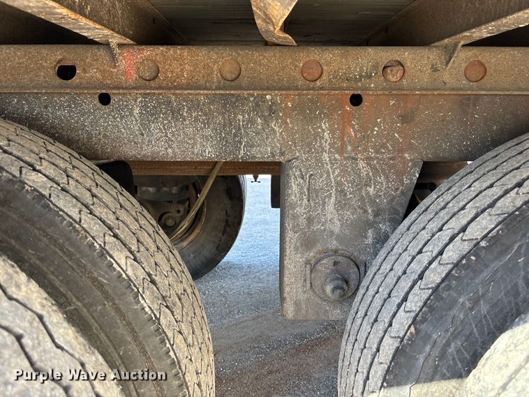 image for item FB3241 2006 Utility VS2DC dry van trailer