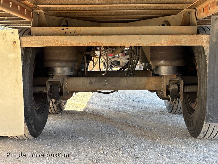 image for item FB3241 2006 Utility VS2DC dry van trailer