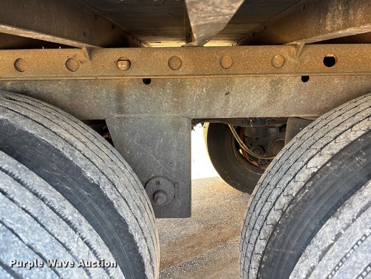 image for item FB3241 2006 Utility VS2DC dry van trailer