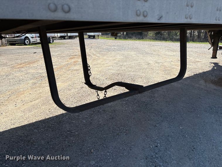 image for item FB3241 2006 Utility VS2DC dry van trailer